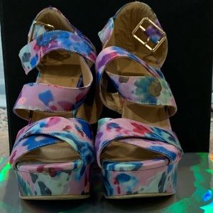 Shoedazzle watercolor chunky heels